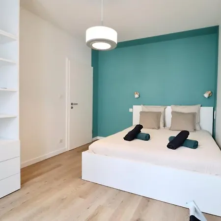 Grand T4 90M2 Climatise 3 Chambres 2 Sdb Wifi Tram 5Min Du Centre